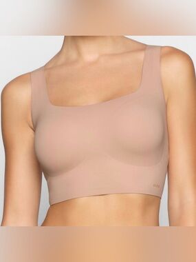 SKIMS Naked Scoop Tank Bra Clay S-DD Wireless Bralette Soft Smooth Neutral NWT